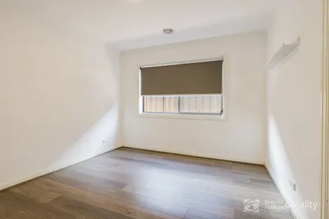 Property photo of 2/22 Dalray Crescent Kurunjang VIC 3337