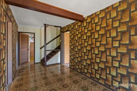 Property photo of 20 Barrymount Crescent Mount Lofty QLD 4350