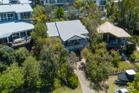 96 Tramican St, Point Lookout, QLD 4183