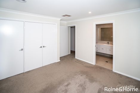 Property photo of 2 Turramia Crescent Gobbagombalin NSW 2650