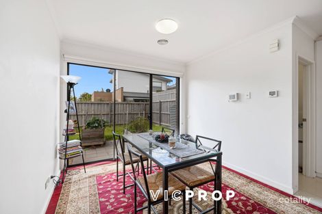 Property photo of 1 Richmond Circuit Mulgrave VIC 3170
