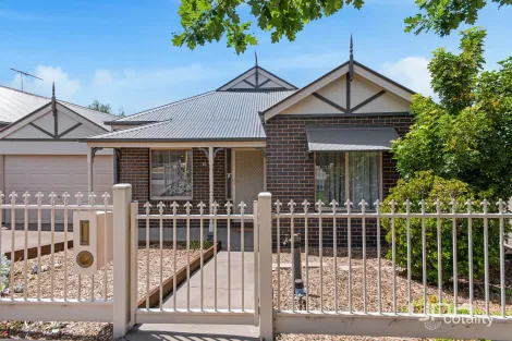 86 Oakview Pde, Caroline Springs, VIC 3023