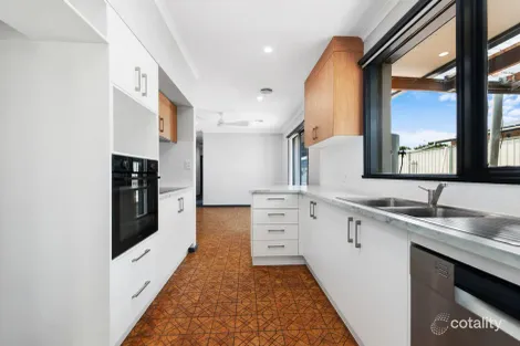 Property photo of 5 Staddon Court Stratford VIC 3862