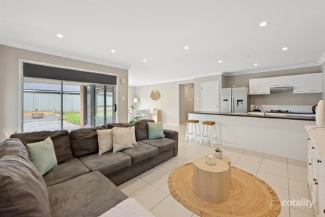 Property photo of 45 Jubilee Circuit Rosemeadow NSW 2560