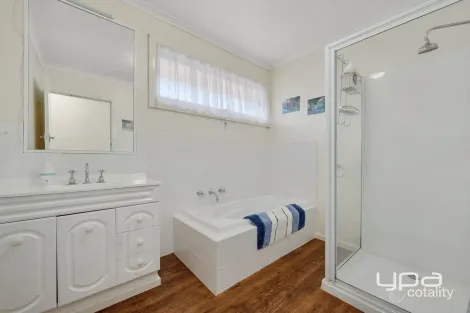 Property photo of 20 Falcon Drive Melton VIC 3337