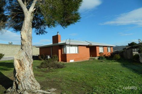 22 Henry Cres, New Norfolk, TAS 7140