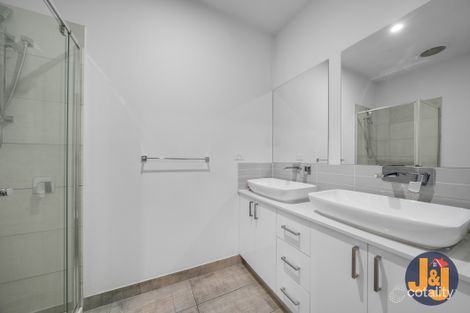 Property photo of 2/8 Raglan Street Wallan VIC 3756