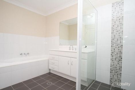 Property photo of 2/52 William Street Jesmond NSW 2299