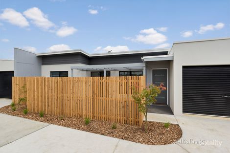 2/307 Albert St, Sebastopol, VIC 3356