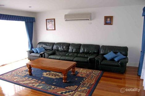 Property photo of 6 Portsea Place Narre Warren VIC 3805
