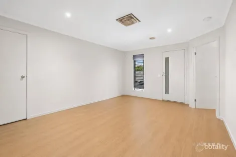 Property photo of 5 Bluestone Court Point Cook VIC 3030