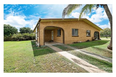 1/2 Hinton St, Koongal, QLD 4701