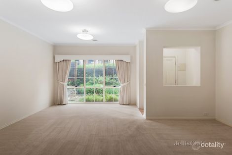 Property photo of 10 Hester Walk Macleod VIC 3085