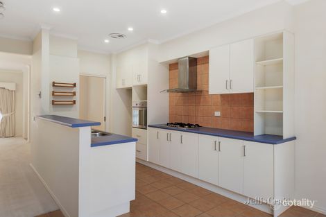 Property photo of 10 Hester Walk Macleod VIC 3085