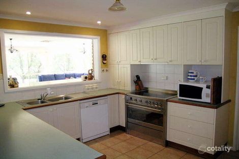 Property photo of 8 Fawcett Drive Lake Wyangan NSW 2680