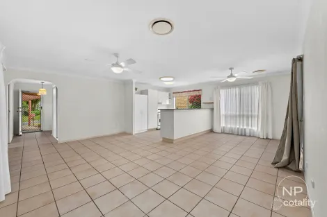 Property photo of 4 Macadam Court Kallangur QLD 4503