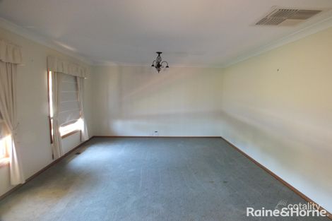 Property photo of 2 Angel Court Young NSW 2594