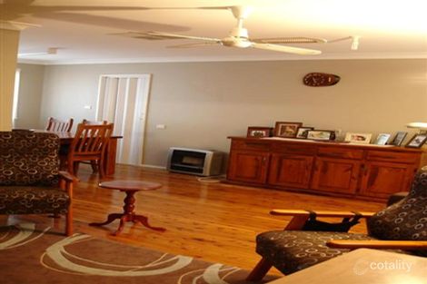 Property photo of 4 Dandaloo Street Hillvue NSW 2340