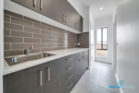 Property photo of 1/4 Rosehill Way Diggers Rest VIC 3427