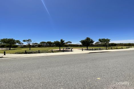 Property photo of 14 St Tropez Gardens Piara Waters WA 6112