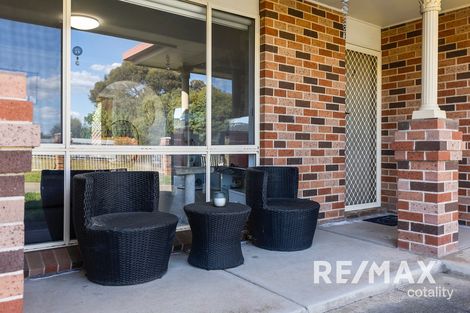 Property photo of 2/108 Undurra Drive Glenfield Park NSW 2650