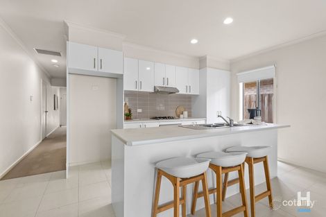 Property photo of 96 Broderick Road Carrum Downs VIC 3201