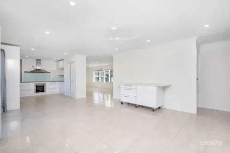 Property photo of 10 Queenscliff Crescent Robina QLD 4226