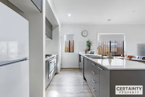 Property photo of 16 Innsbruck Road Winter Valley VIC 3358