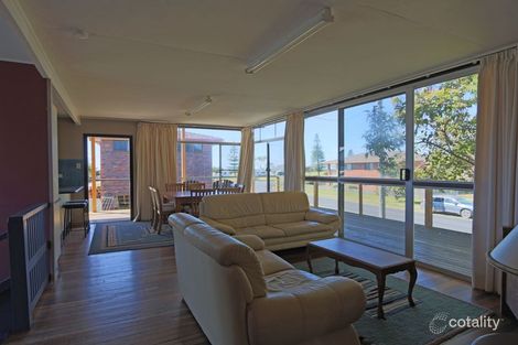 Property photo of 2 Heath Street Brooms Head NSW 2463
