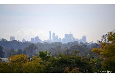 Property photo of 18 McPherson Road Sinnamon Park QLD 4073