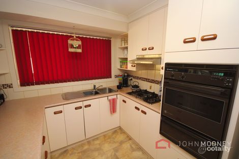 Property photo of 1 Kirra Place Glenfield Park NSW 2650