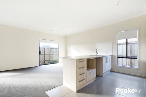 Property photo of 8 Spartan Avenue Clyde North VIC 3978