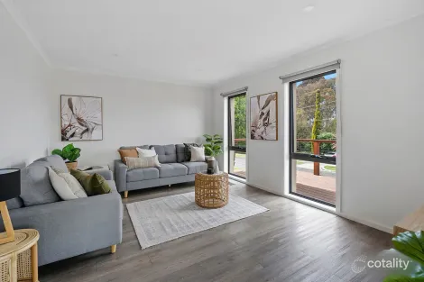Property photo of 45 Daymar Drive Mooroolbark VIC 3138