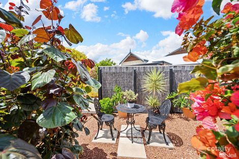 5 Horseshoe Ct, Kelmscott, WA 6111