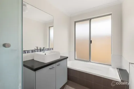 Property photo of 9 Eleanor Way Millbridge WA 6232