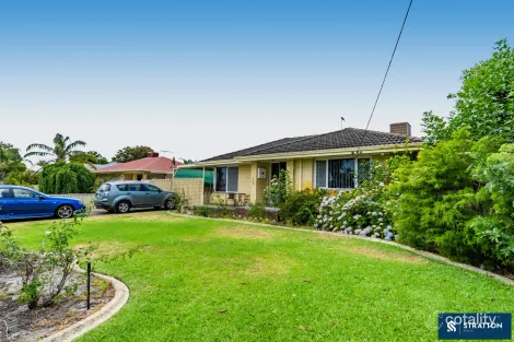 Property photo of 14 Ravenscroft Way Kelmscott WA 6111