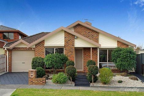 Property photo of 15 Spaniel Court Mill Park VIC 3082