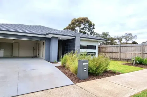 4 Wenlyan Dr, Greenvale, VIC 3059