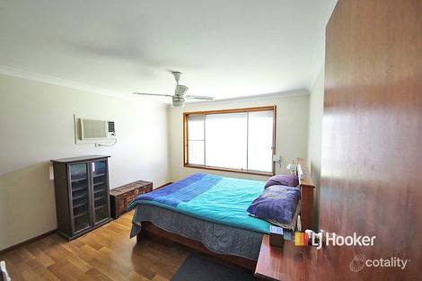 27 Doon St, Kallangur, QLD 4503