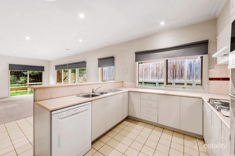 Property photo of 24 Hutchinson Drive Kew VIC 3101