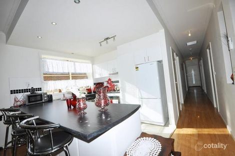 Property photo of 4 Pymble Gardens Craigieburn VIC 3064