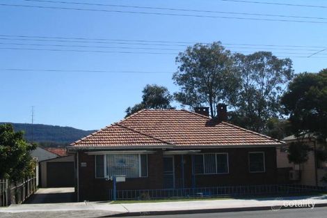 34 Princes Hwy, Unanderra, NSW 2526