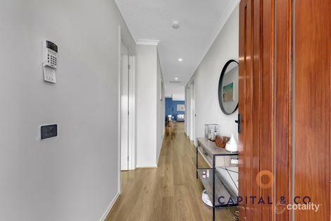 Property photo of 60 Paprika Parade Mickleham VIC 3064