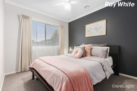 Property photo of 3 Downing Square Pakenham VIC 3810