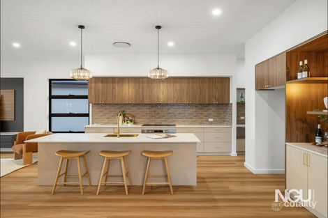 Property photo of 17 Bemina Crescent Spring Mountain QLD 4300