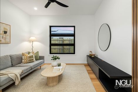 Property photo of 17 Bemina Crescent Spring Mountain QLD 4300