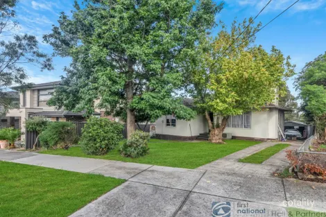 Property photo of 17 Myrtle Grove Doveton VIC 3177