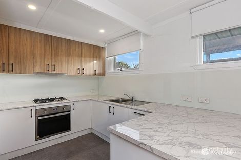 3/2 Stewart St, Herne Hill, VIC 3218