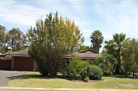 33 Banksia Rd, Camillo, WA 6111
