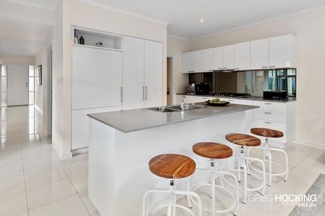 Property photo of 8 Pebble Beach Place Heatherton VIC 3202